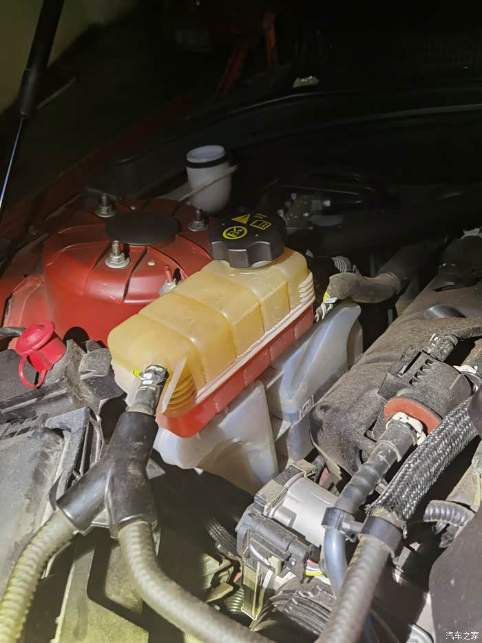 上面这个水箱是要全满的吗