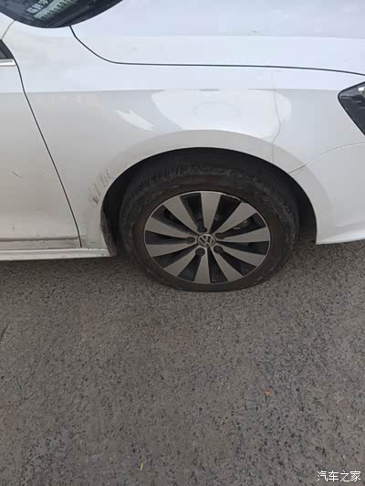 15速腾前轮爆胎帮看看用换吗