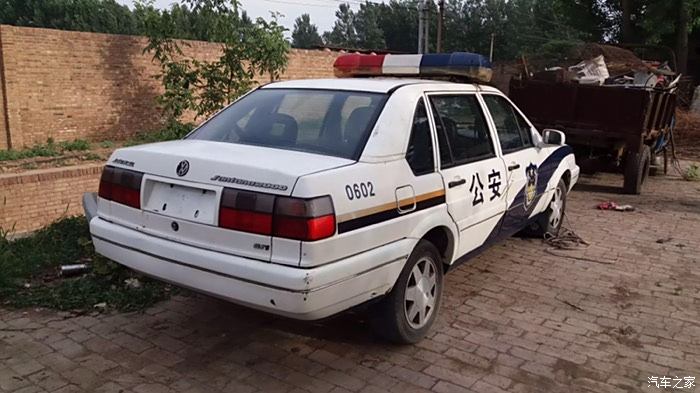 2000年警车图片
