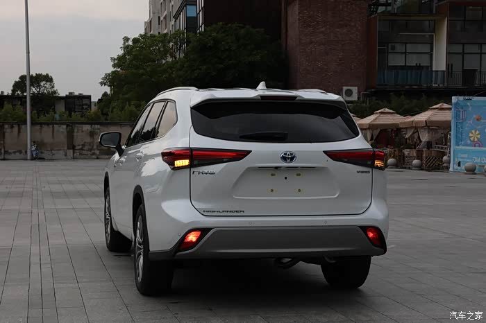 全新第四代汉兰达达提车作业尊贵版白外米内图文并茂