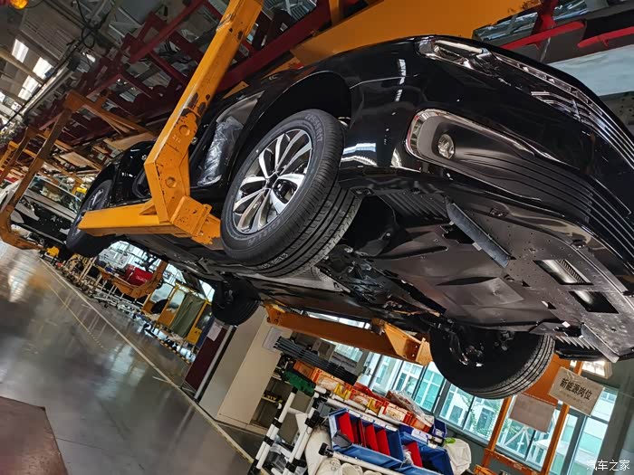 看看雪铁龙的悬挂系统有多优秀!