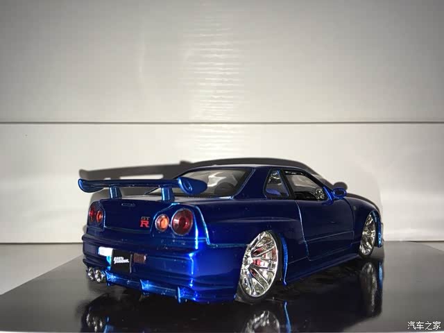 保罗沃克的最爱skyliner34gtr第一部