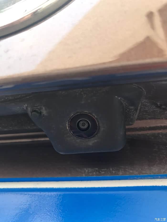 倒车影像的摄像头有自动清洗功能吗?