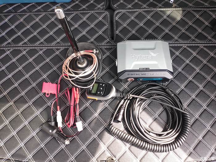 柯迪亚克安装车载对讲机