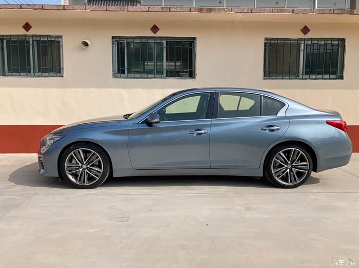 出q50s 3.7 豪华运动