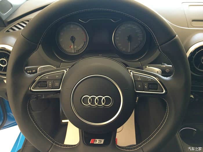 求科普 s3方向盘有几个版本啊?