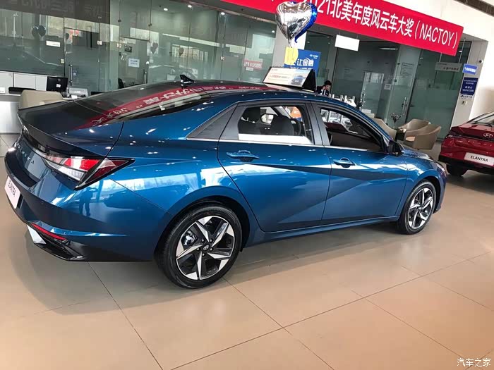 爱上它始于颜值忠于智能--第七代伊兰特