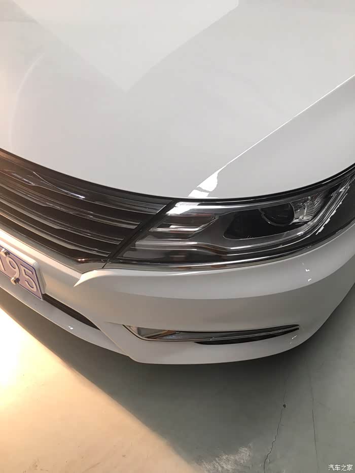 荣威i6大灯高位刹车灯起雾严重!