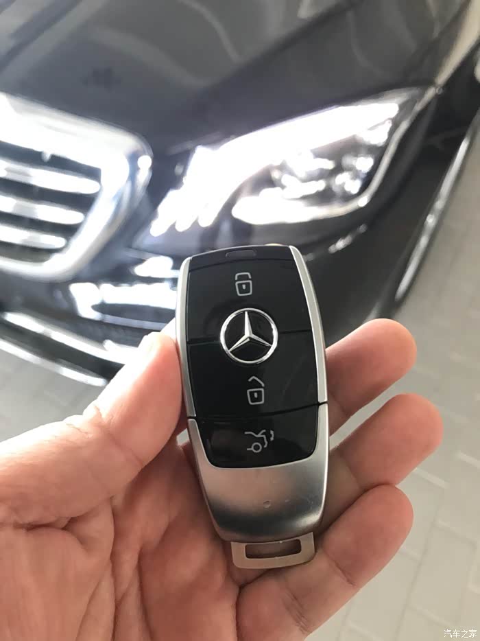 奔驰s320l提车黑车黑内