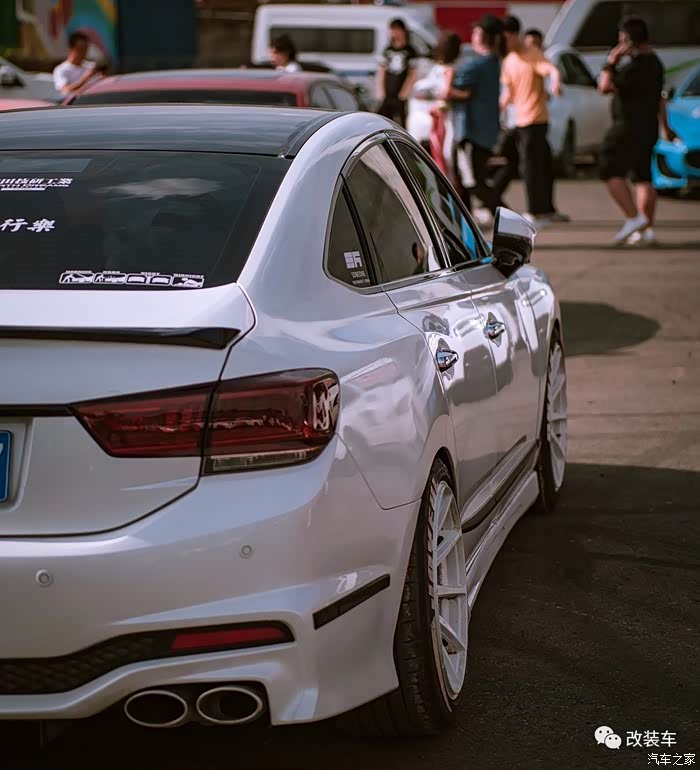 论坛里没有白车的改装案例嘛!福利