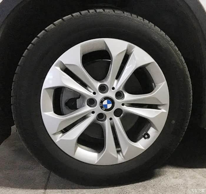出宝马x1一套轮胎轮毂