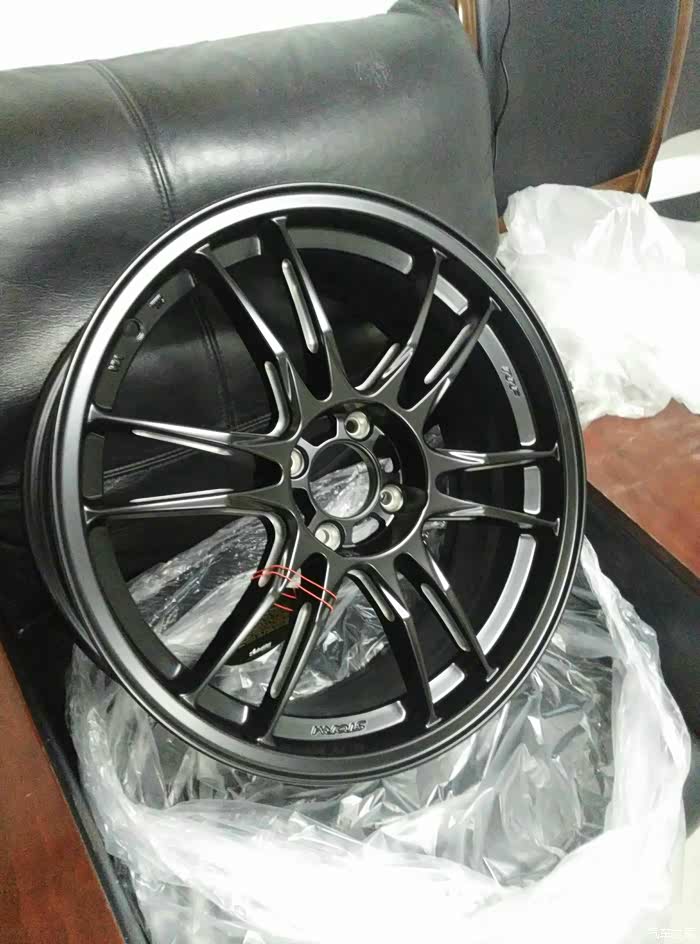 售雅泛迪n718 17吋