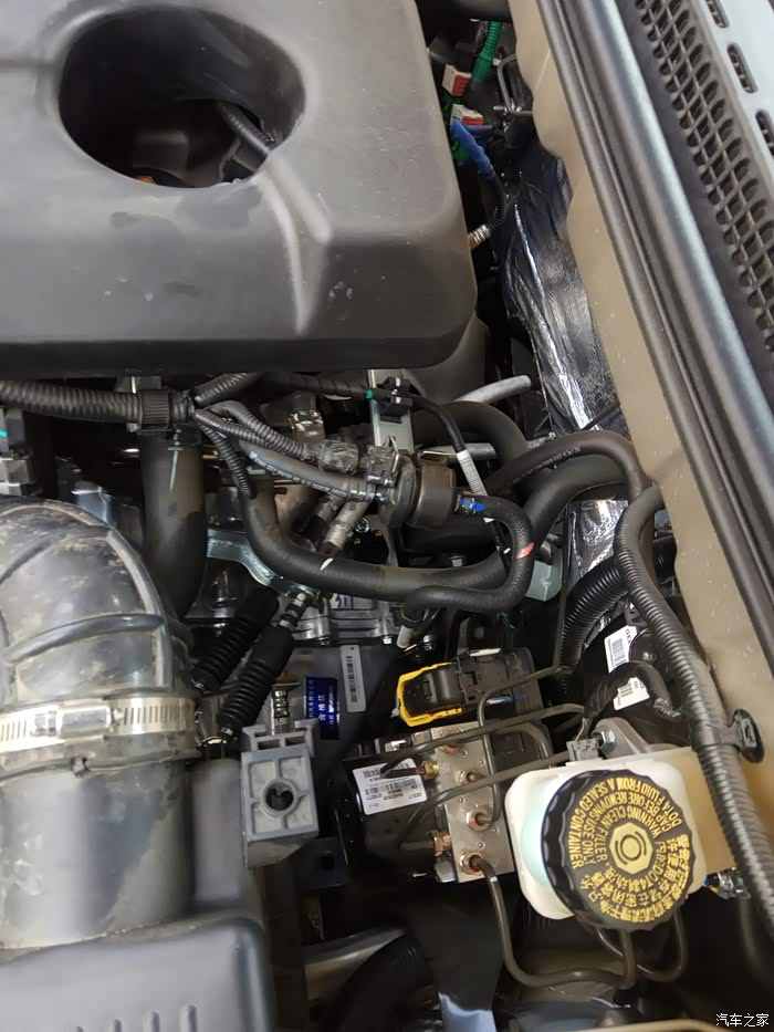 我想装个磁化节油器要装在供油管靠发动机侧谁知道供油管在哪里