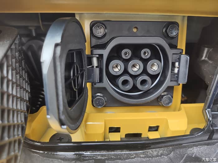 【图】春暖花开的日子,五菱宏光mini马卡龙它来了_宏光miniev论坛