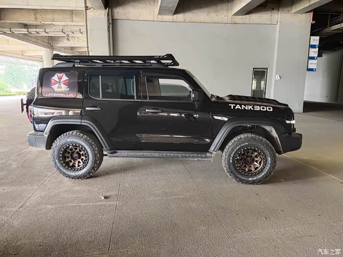 来吧展示坦克300的黑色魅力