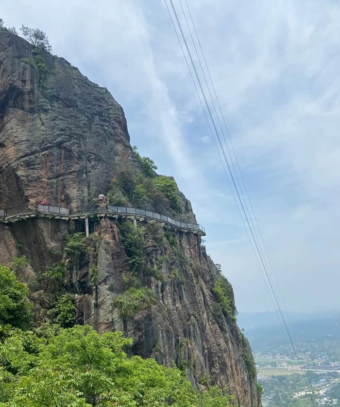 自驾爱车石牛寨景区