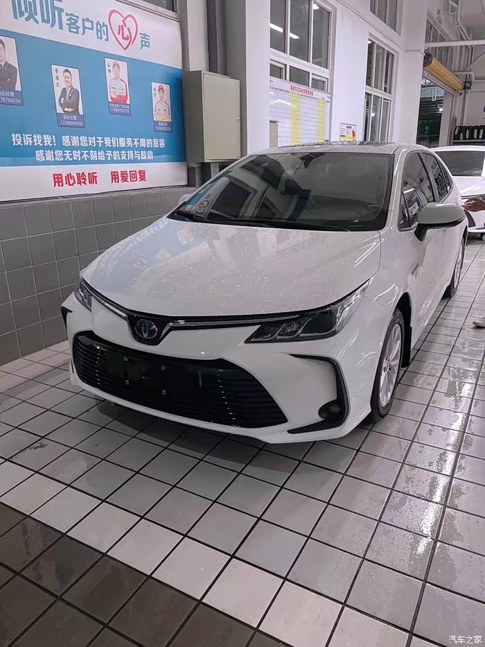 21款卡罗拉双擎精英版