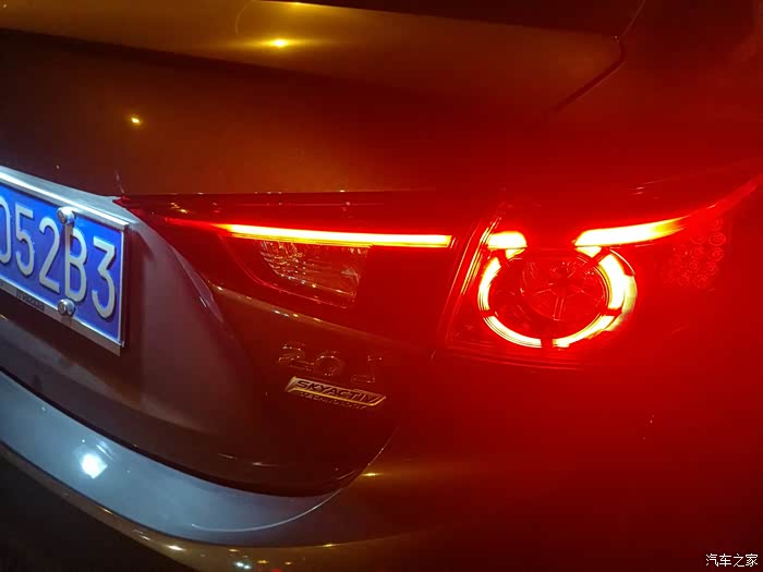 14款和16款来看,你们要的日产两厢led尾灯总成.