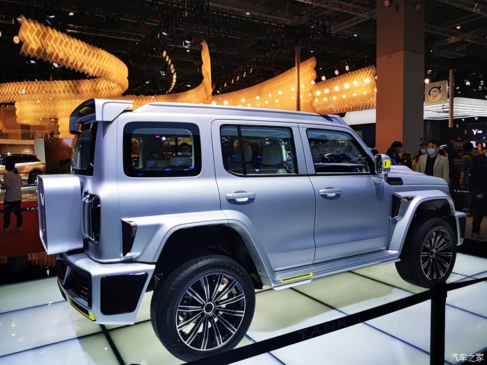 【汽车之家16岁生日快乐】坦克300赛博版