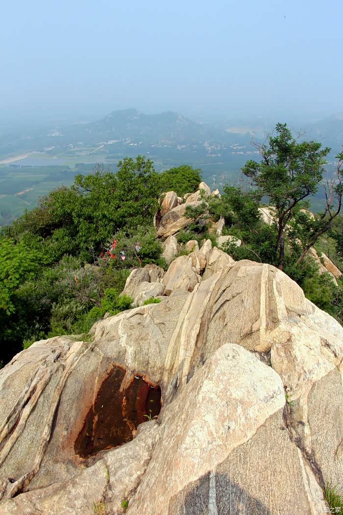 与沃同游曲阜的九仙山别具特色