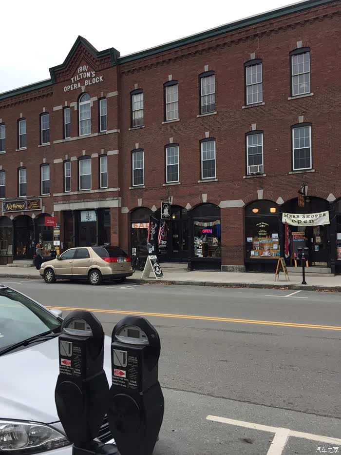 告别伯林顿,前往缅因州首府奥古斯塔.