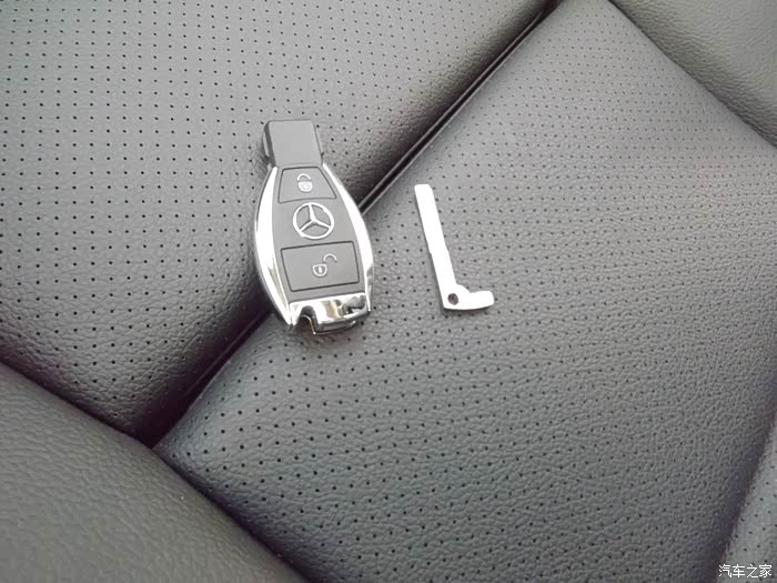 空手套红狼-奔驰gla200时尚型提车,验车,美照,使用技巧