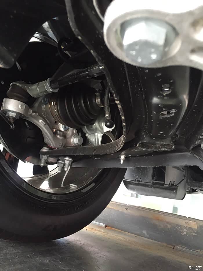 新迈腾前后悬挂摆臂减配为单层冲压件是真的吗?