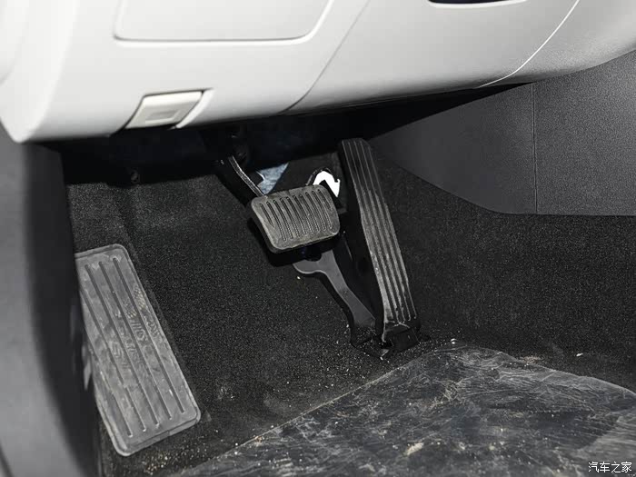 秦plus ev是风琴油门踏板吗?