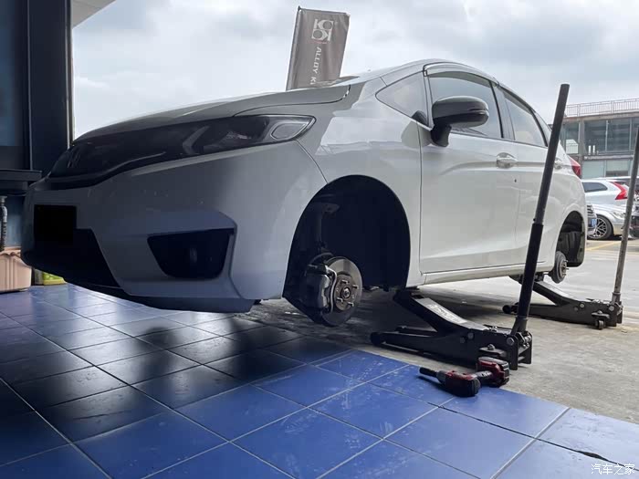 维修保养的日常本田飞度更换锦湖es333轮胎