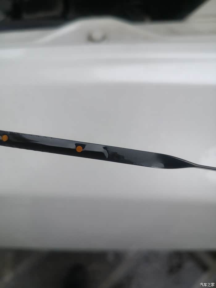 4s机油加多了机油尺刻度上线一公分