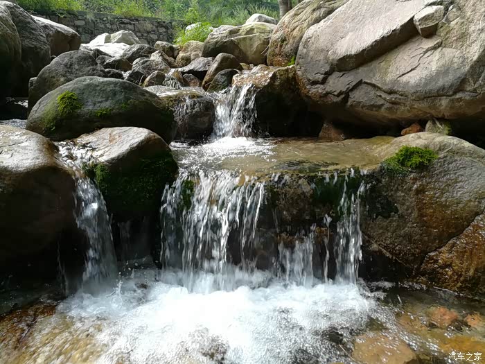 保定阜平天生桥瀑布群