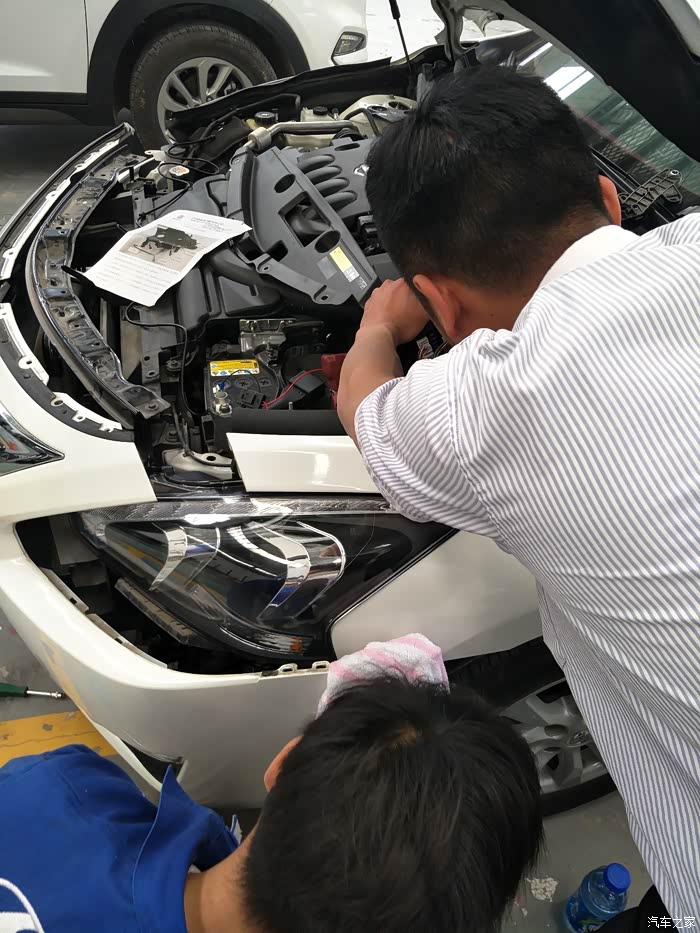 13款天籁更换大灯总成