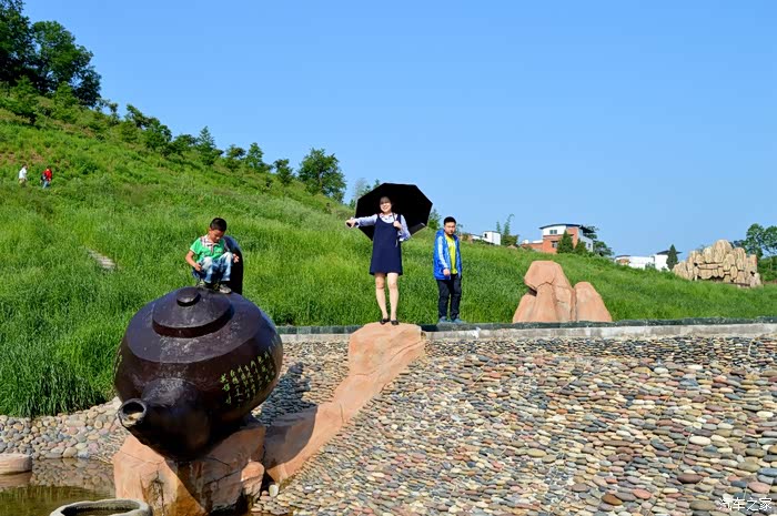 春末夏初好时节 畅游欢乐黄金谷