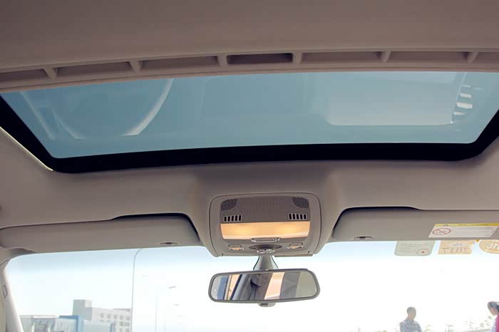 成都奥迪a4l车展提车,35 自动标准,白金外灰内