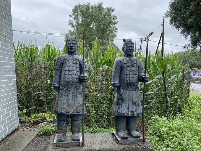 大门口兵马俑士兵