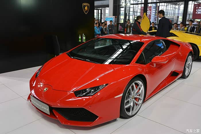 广西车展现场发来报告!国内唯一一台林肯continental现真身