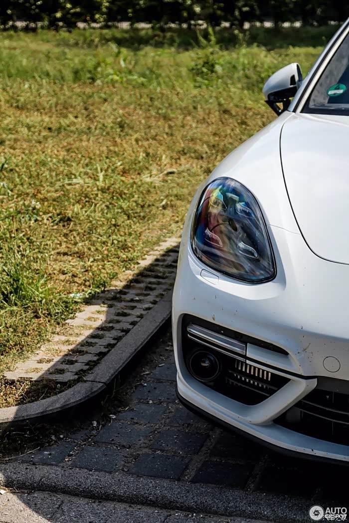 全新小p白色实车