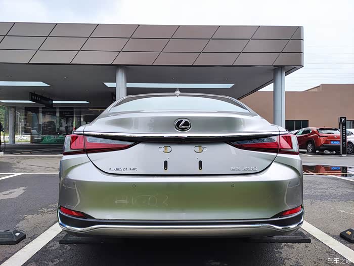【图】新es200外观改完更霸气了一些_雷克萨斯es论坛_汽车之家论坛