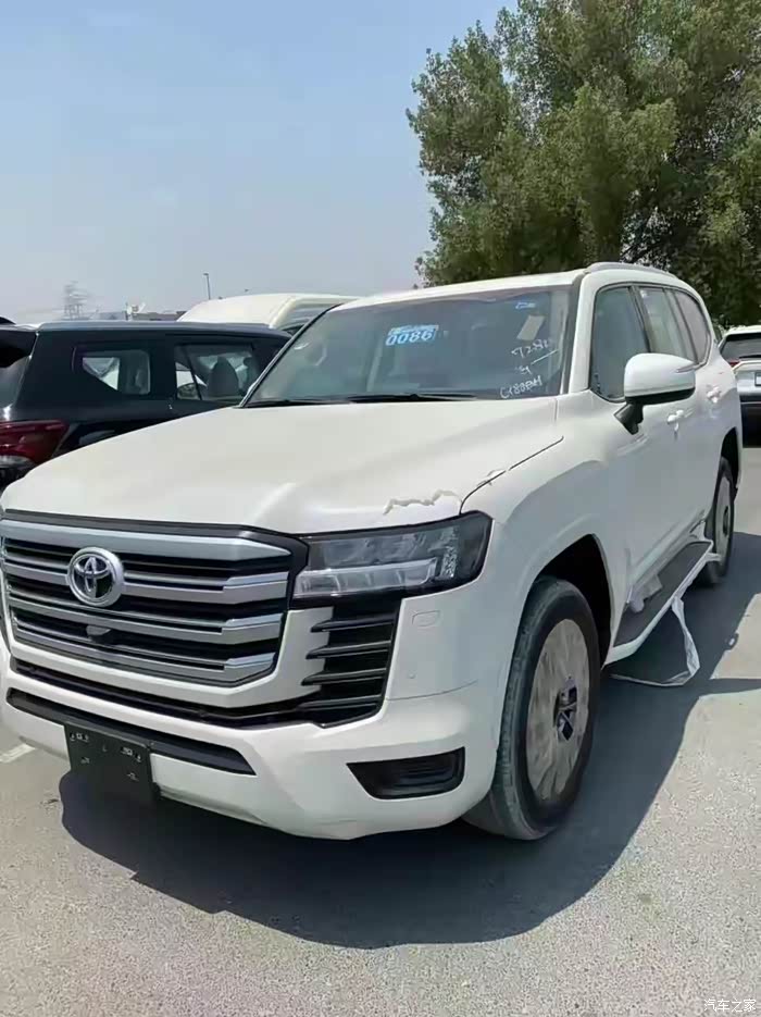 全新的丰田陆巡车型