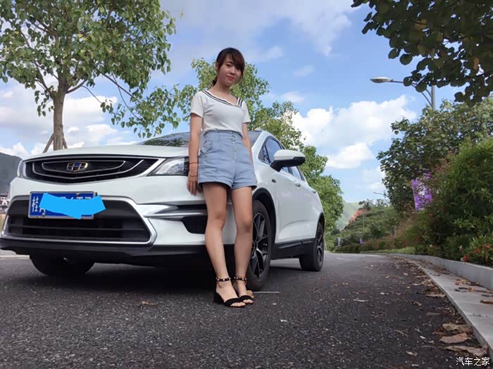 小白换了大脚妹纸来助阵