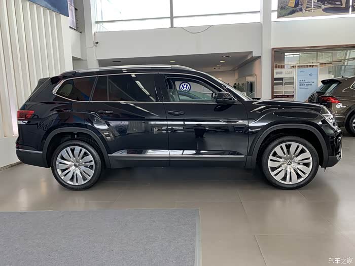 大众新款七座途昂看车作业