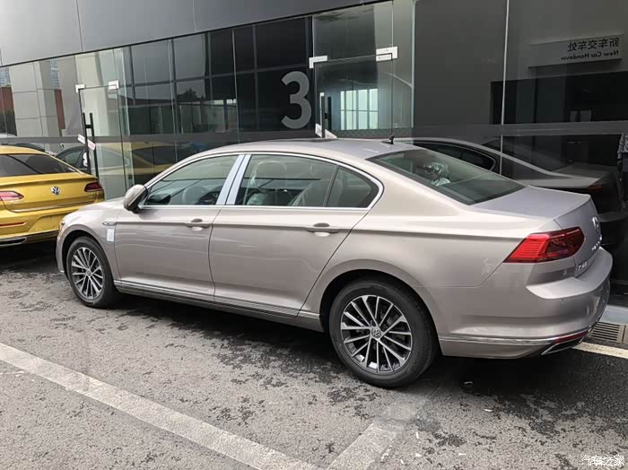 寻20款迈腾星耀金