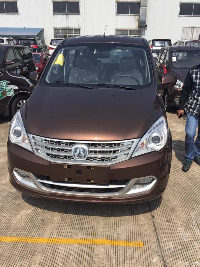 今天到长沙国昌北汽威旺4s店试驾了m20,来说下感受吧!