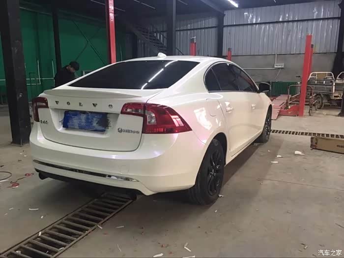 【图】白色的装这个尾翼好看么_沃尔沃s60/s60l/v60论坛_汽车之家论坛