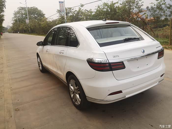 广西南宁出一台两万公里原漆腾势300