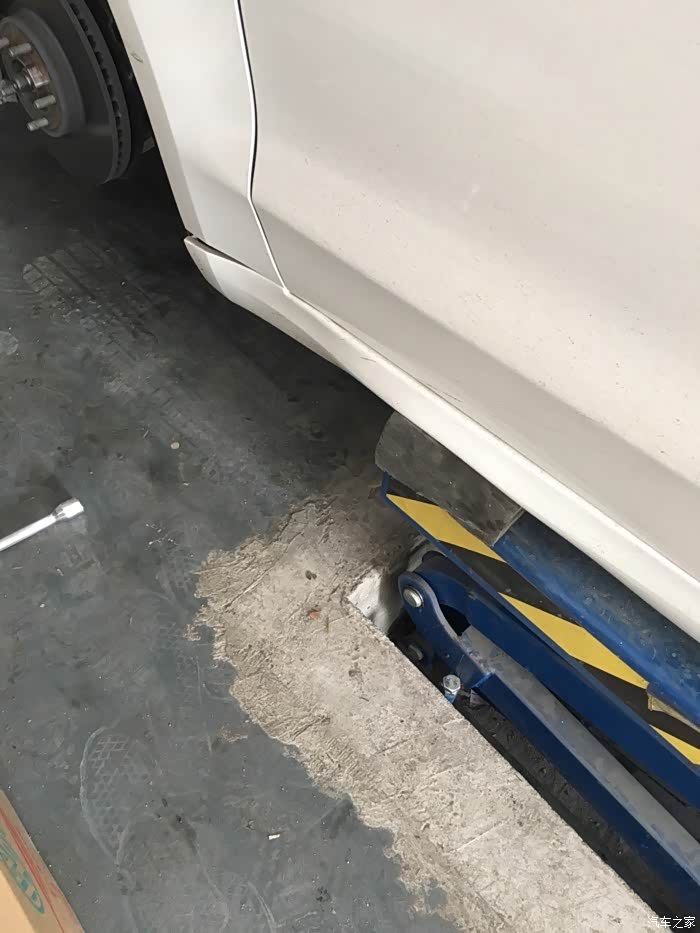 千斤顶顶这真的没事吗求助