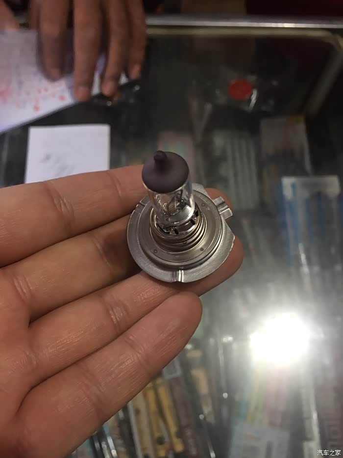 h5灯泡近光不亮了