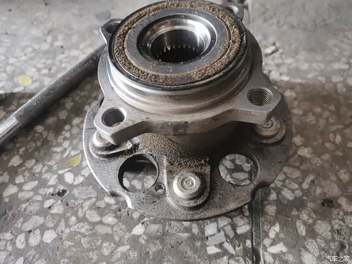 提速异响后轴头磨损