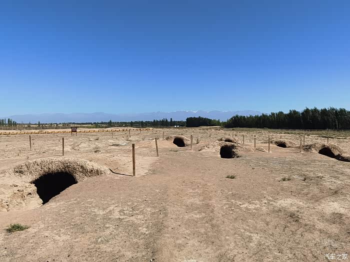 【图】汉ev自驾新疆,先辈为了建设新疆暂住的地窝子,一住十年看完泪目