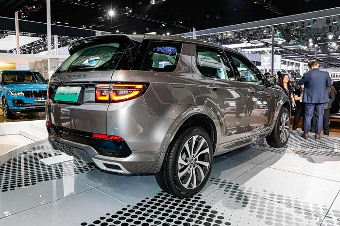 路虎发现运动版插电混动车型首发亮相再续辉煌
